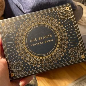 Ace Beaute Vintage Dawn 12 eyeshadow palette